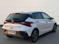 Usado Hyundai i20 80 CV (58 kW) 2025 Blanco Utilitario