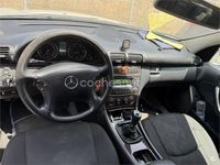 Usado Mercedes C220 Classic 143 CV (105 kW) 2005 Gris / plata Berlina