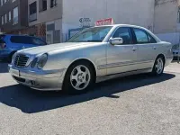 Usado Mercedes E320 204 CV (150 kW) 2004 Gris Berlina