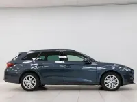 Usado Seat Leon Style 110 CV (80 kW) 2023 Gris Familiar