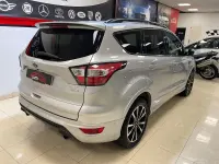 Usado Ford Kuga ST-Line 150 CV (110 kW) 2018 Gris / plata SUV