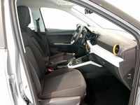 Usado Seat Arona Style 110 CV (80 kW) 2024 Gris plata SUV
