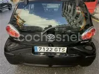Usado Toyota Aygo Live 68 CV (50 kW) 2010 Negro Utilitario