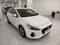 Usado Hyundai i30 Style 140 CV (102 kW) 2018 Blanco Berlina