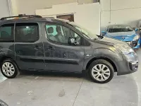 Usado Citroën Berlingo Feel 110 CV (80 kW) 2016 Gris / plata Monovolumen