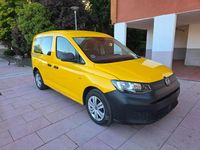 Begagnad VW Caddy 102 HK (75 kW) 2022 Gul Minibuss