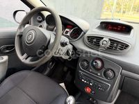 Usado Renault Clio II Business 70 CV (51 kW) 2009 Gris / plata Berlina