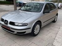 Usado Seat Leon 105 CV (77 kW) 2001 Gris / plata Utilitario