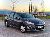Usado Peugeot 308 SW Access 92 CV (67 kW) 2011 Gris / plata Familiar