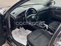 Usado VW Passat Trendline 130 CV (95 kW) 2004 Negro Familiar