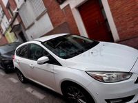Usado Ford Focus Trend 125 CV (91 kW) 2017 Blanco Berlina