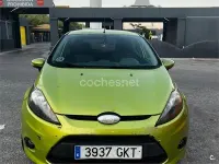 Usado Ford Fiesta Trend 68 CV (50 kW) 2009 Verde Berlina