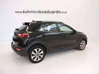 Begagnad Kia Stonic 120 HK (88 kW) 2022 Svart SUV