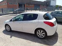 Usado Peugeot 308 Active 115 CV (84 kW) 2013 Blanco Berlina
