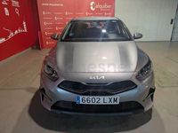 Usado Kia Ceed 136 CV (100 kW) 2022 Gris / plata Utilitario