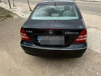 Usado Mercedes C180 Elegance 143 CV (105 kW) 2005 Azul Berlina