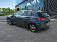 Usado Hyundai i30 100 CV (73 kW) 2024 Gris / plata Berlina