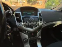 Usado Chevrolet Cruze LT 163 CV (119 kW) 2012 Negro Berlina