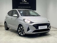 Usado Hyundai i10 64 CV (47 kW) 2025 Gris Utilitario