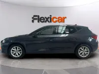 Usado Seat Leon Style 131 CV (96 kW) 2021 Gris Berlina