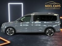 Usado Ford Grand Tourneo Connect Active 122 CV (89 kW) 2025 Gris / plata Monovolumen