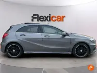Usado Mercedes A180 AMG line 109 CV (80 kW) 2015 Gris Utilitario