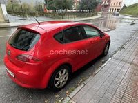 Usado Seat Leon Sport 105 CV (77 kW) 2006 Rojo Utilitario