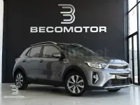Usado Kia Stonic 84 CV (61 kW) 2023 Gris / plata SUV