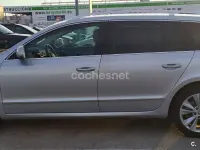 Usado Skoda Superb Elegance 140 CV (102 kW) 2015 Gris / plata Familiar