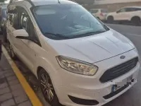 Usado Ford Tourneo Courier Trend 102 CV (75 kW) 2017 Blanco Monovolumen