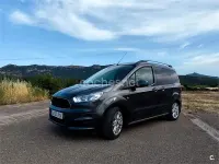 Usado Ford Tourneo Courier Titanium 100 CV (73 kW) 2017 Gris / plata Monovolumen
