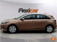 Usado Kia Ceed 100 CV (73 kW) 2023 Marrón Utilitario