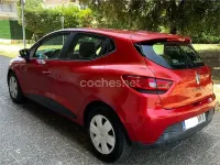 Usado Renault Clio IV Expression 90 CV (66 kW) 2014 Rojo Berlina