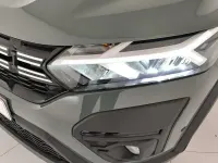 Usado Dacia Jogger Expression 100 CV (73 kW) 2026 Verde Monovolumen
