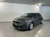 Usado Peugeot 308 Style 130 CV (95 kW) 2019 Gris / plata Berlina