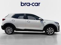 Usado Kia Stonic 84 CV (61 kW) 2022 Blanco SUV
