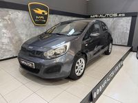 Usado Kia Rio 85 CV (62 kW) 2012 Gris / plata Berlina