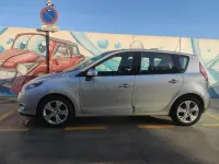 Usado Renault Scénic III Expression 105 CV (77 kW) 2009 Gris / plata Monovolumen