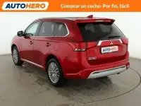 Usado Mitsubishi Outlander P-HEV 224 CV (164 kW) 2021 Rojo SUV
