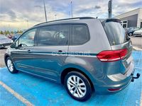 Usado VW Touran Business 110 CV (80 kW) 2018 Gris / plata Monovolumen