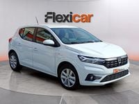 Usado Dacia Sandero Acces 67 CV (49 kW) 2022 Blanco Berlina