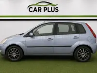 Usado Ford Fiesta Trend 80 CV (58 kW) 2005 Azul Utilitario