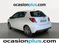 Usado Toyota Yaris Active 99 CV (72 kW) 2015 Blanco Utilitario