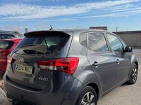 Usado Hyundai ix20 Style 115 CV (84 kW) 2018 Gris / plata Utilitario