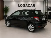 Usado Toyota Yaris Active 99 CV (72 kW) 2013 Negro Utilitario