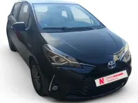 Usado Toyota Yaris Hybrid Active 73 CV (53 kW) 2019 Negro