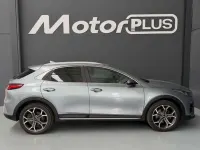 Usado Kia XCeed 136 HP (100 kW) 2020 Cinzento SUV