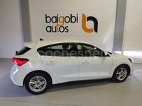 Usado Ford Focus Trend 120 CV (88 kW) 2022 Blanco Berlina