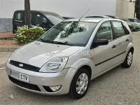 Usado Ford Fiesta Trend 80 CV (58 kW) 2004 Blanco Utilitario
