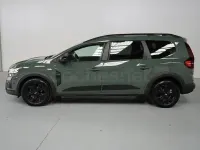 Usado Dacia Jogger Extreme 100 CV (73 kW) 2023 Verde Monovolumen